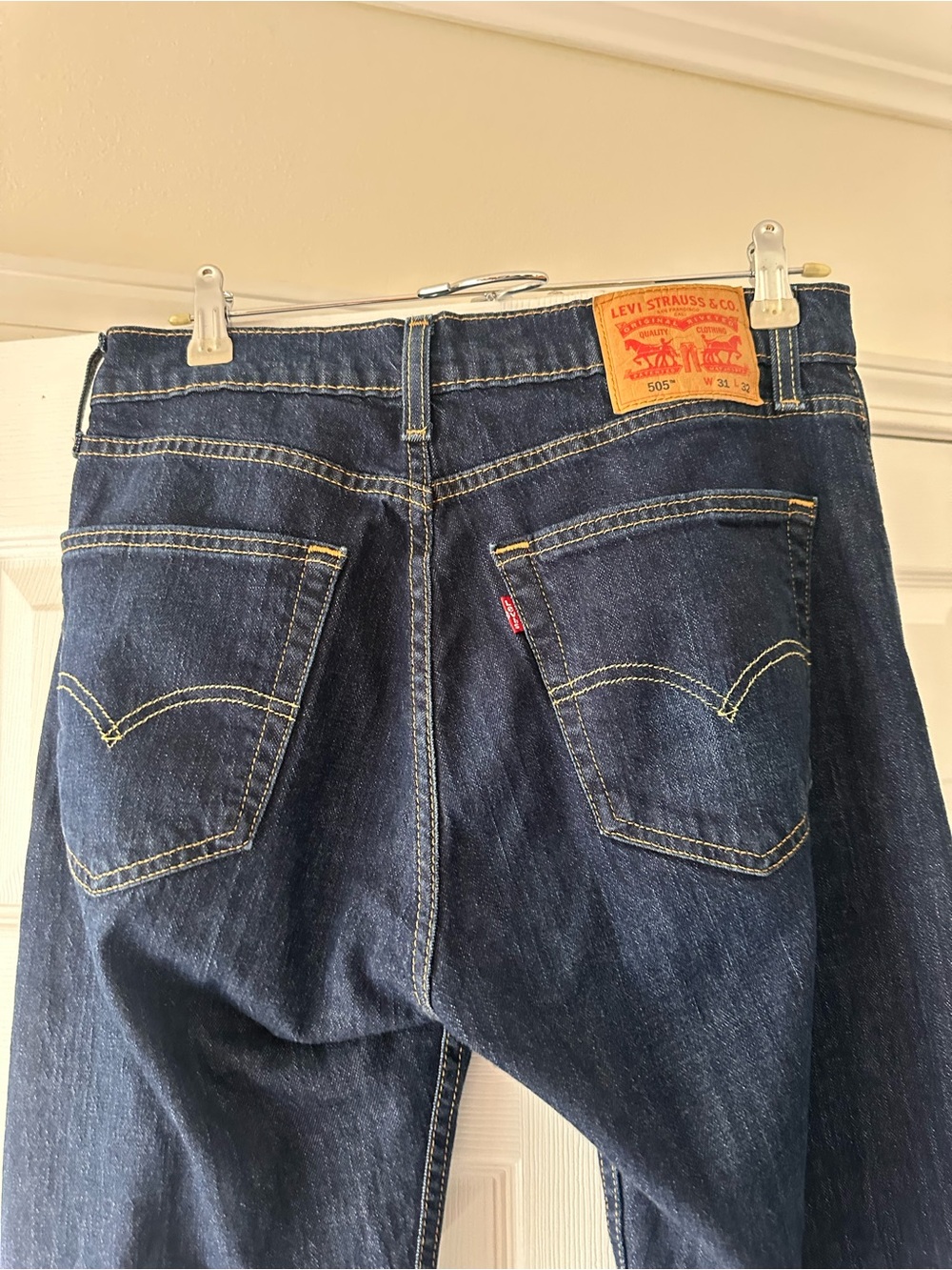 Levi’s 505 Regular Fit Jeans Men’s 31W” 32L” Dark Wash Straight Leg Denim. - Picture 4 of 5